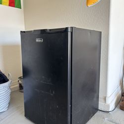 Mini Fridge 