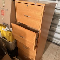 Filing Cabinet 4 Drawers / Archivador Con 4 Gavetas