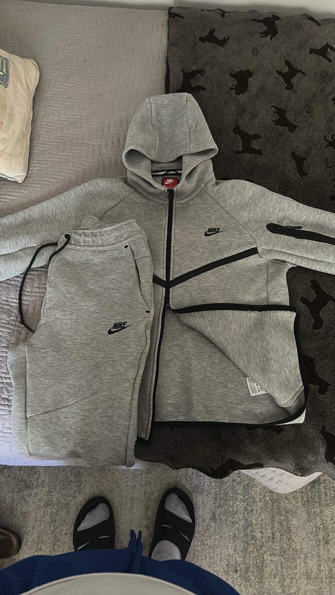 Grey Nike Tech Men’s Medium