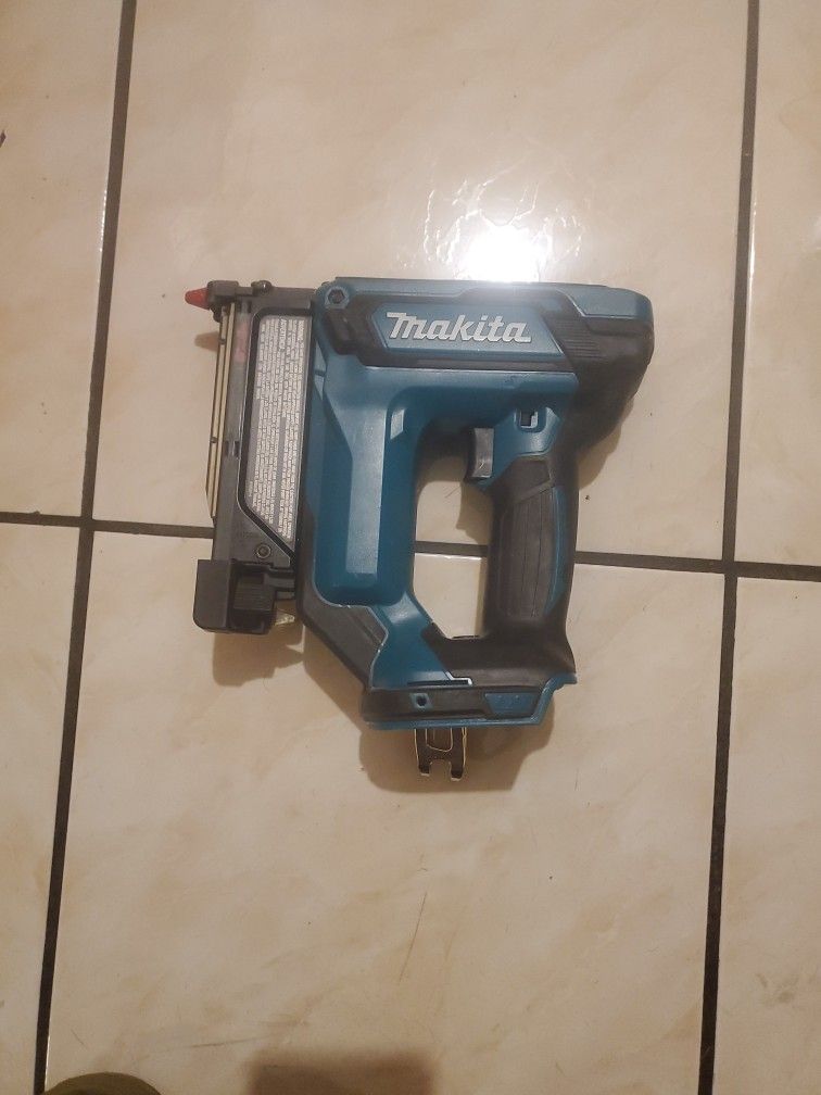 Makita Finish Nails 18v
