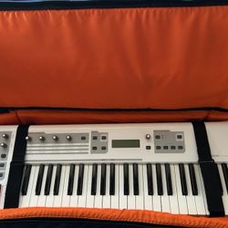 M audio Venom 49 key synthesizer