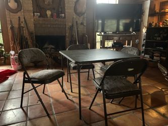 Cushion table with four chairs
