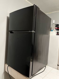 Hisense mini Fridge