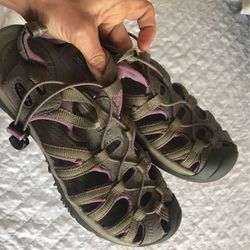 Keen Hiking Sandals 9 Women’s