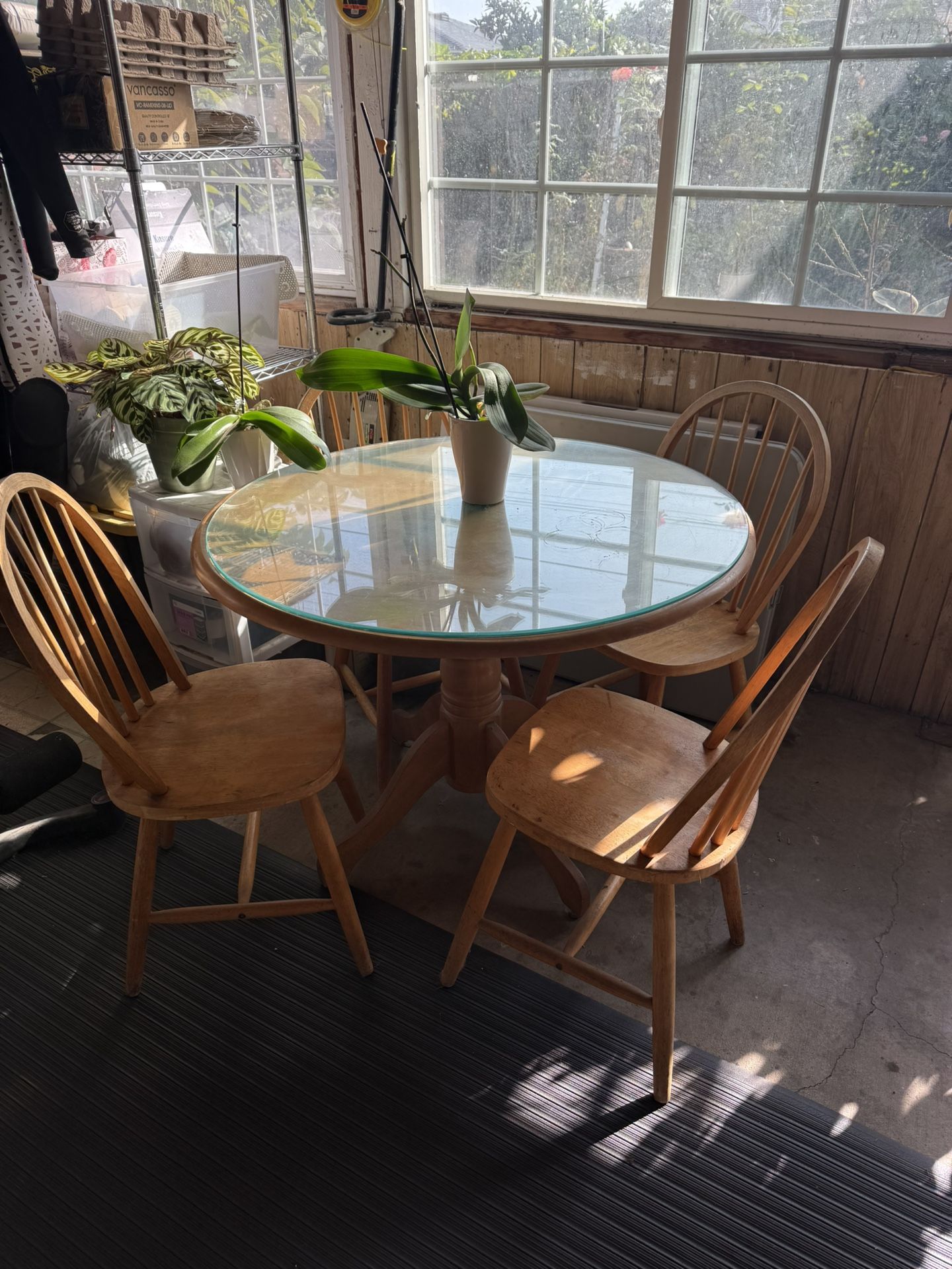 42” Wooden Dining Table 4 Chairs