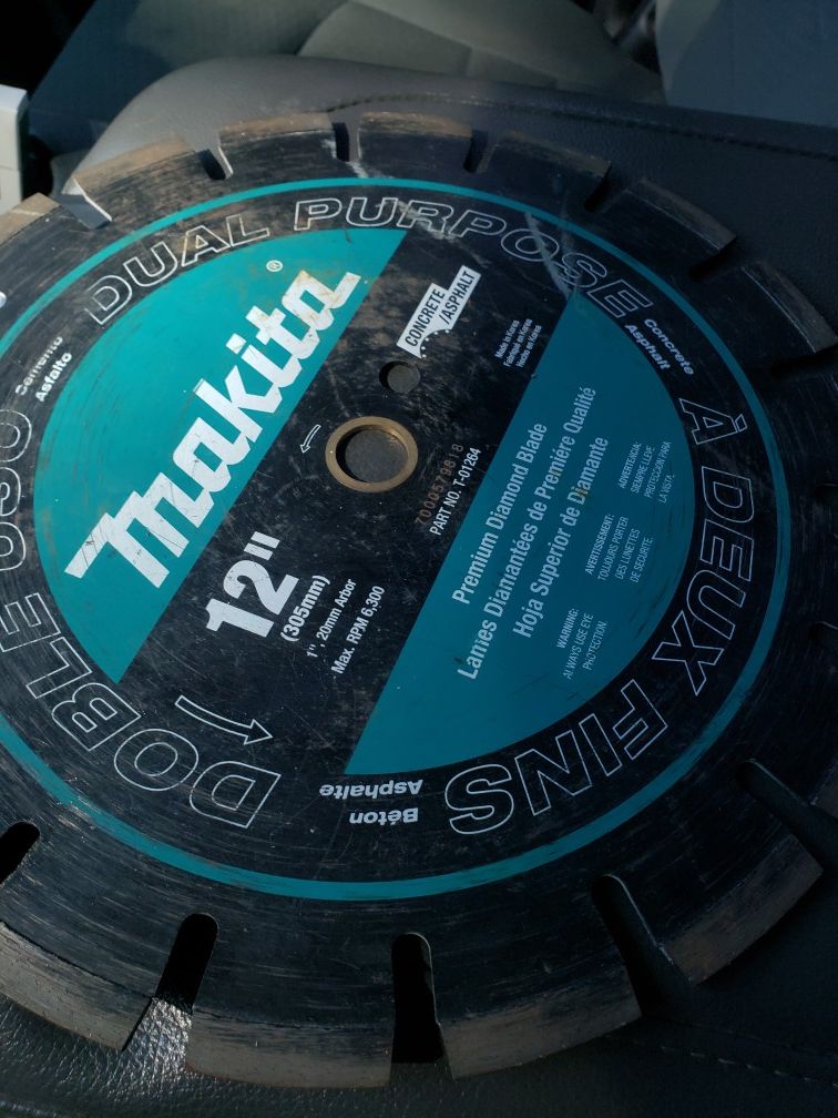 Concrete cutting blade