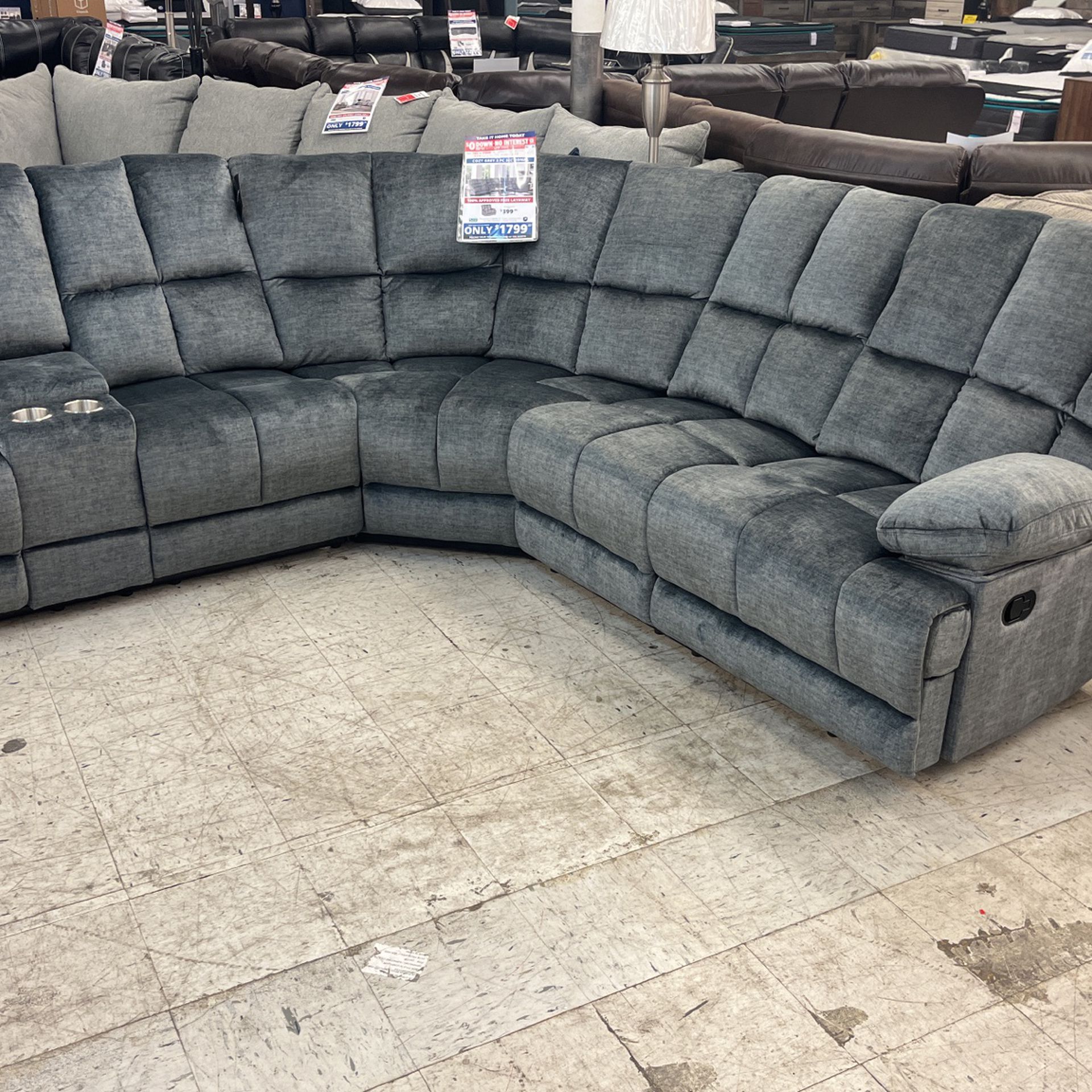 3 Pc Reclining Sectional 