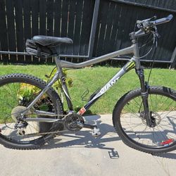 Giant Mountain Bike