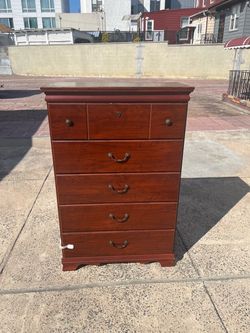 5 drawer tall dresser