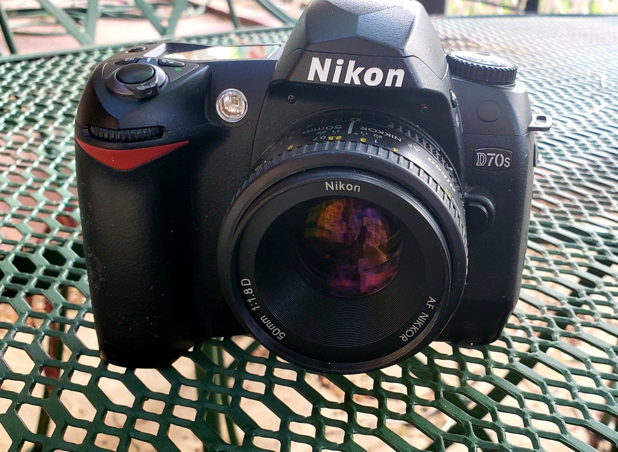 Nikon D70 S Digital Camera