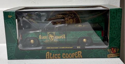 M2 Machines Chevrolet GMC Square Body Alice Cooper