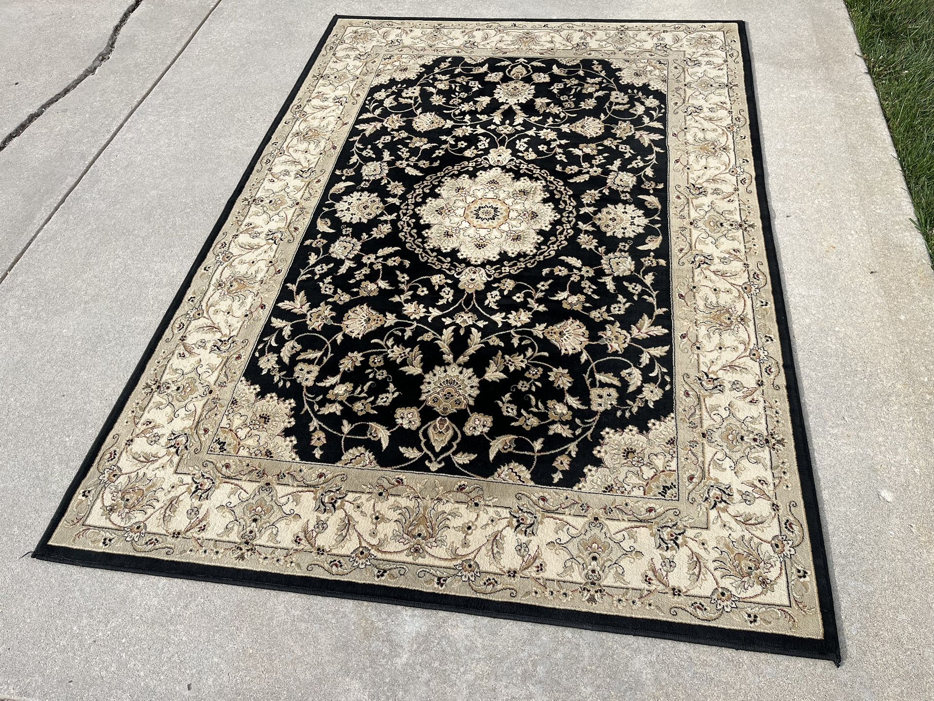 Nice Gold and Black Oriental Style Area Rug (5’3”x7’7”)