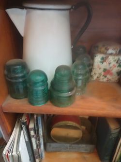 Vintage insulaters
