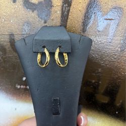 18KT 2.90 g small hoops