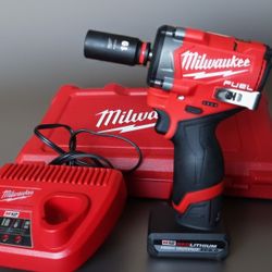 M12 FUEL 12V Li-Ion Brushless Cordless Stubby 3/8 in. Impact Wrench Kit w/(1) 5.0 Ah High Output Battery