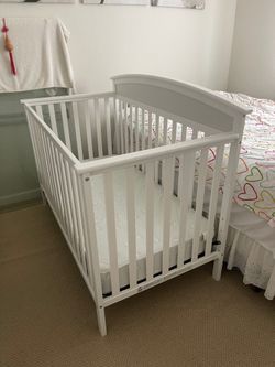 Graco Benton Convertible Crib with Mattress