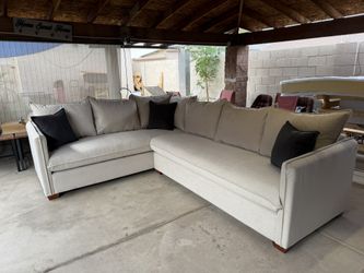 8x10 sectional light gray fabric with dark gray accent pillows