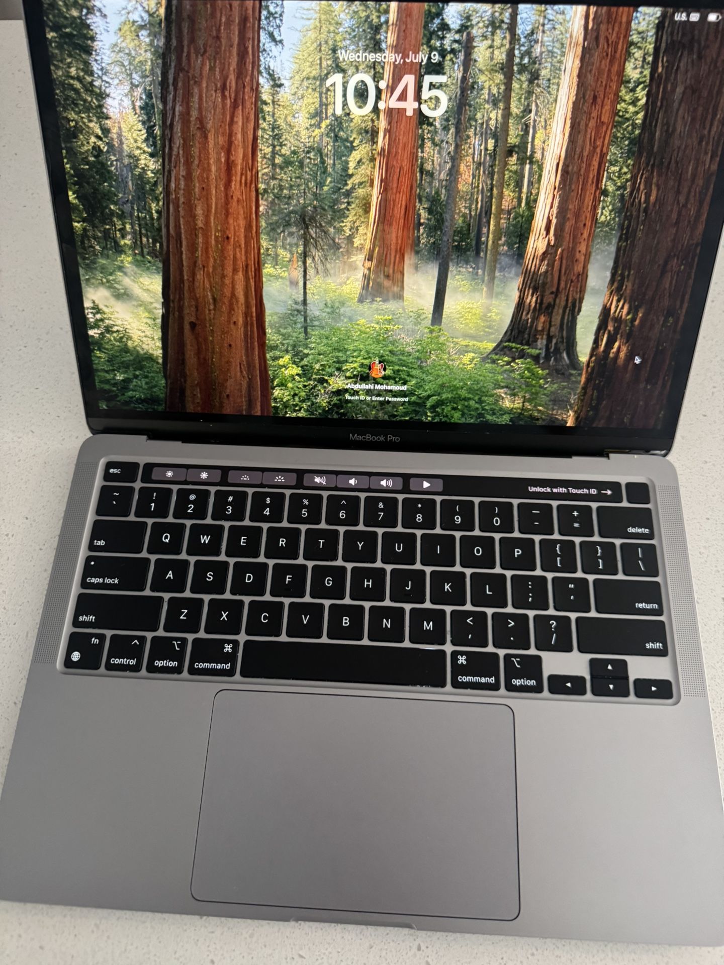 MacBook Pro M1 13.3 inch screen