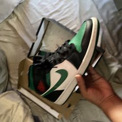 Jordan Mid 1’s Size 11