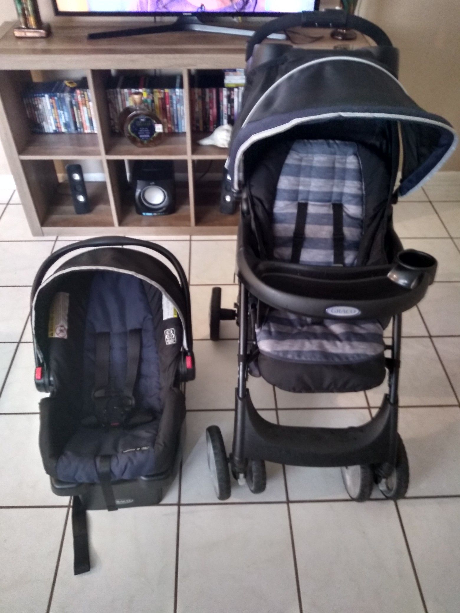 Graco stroller with car seat