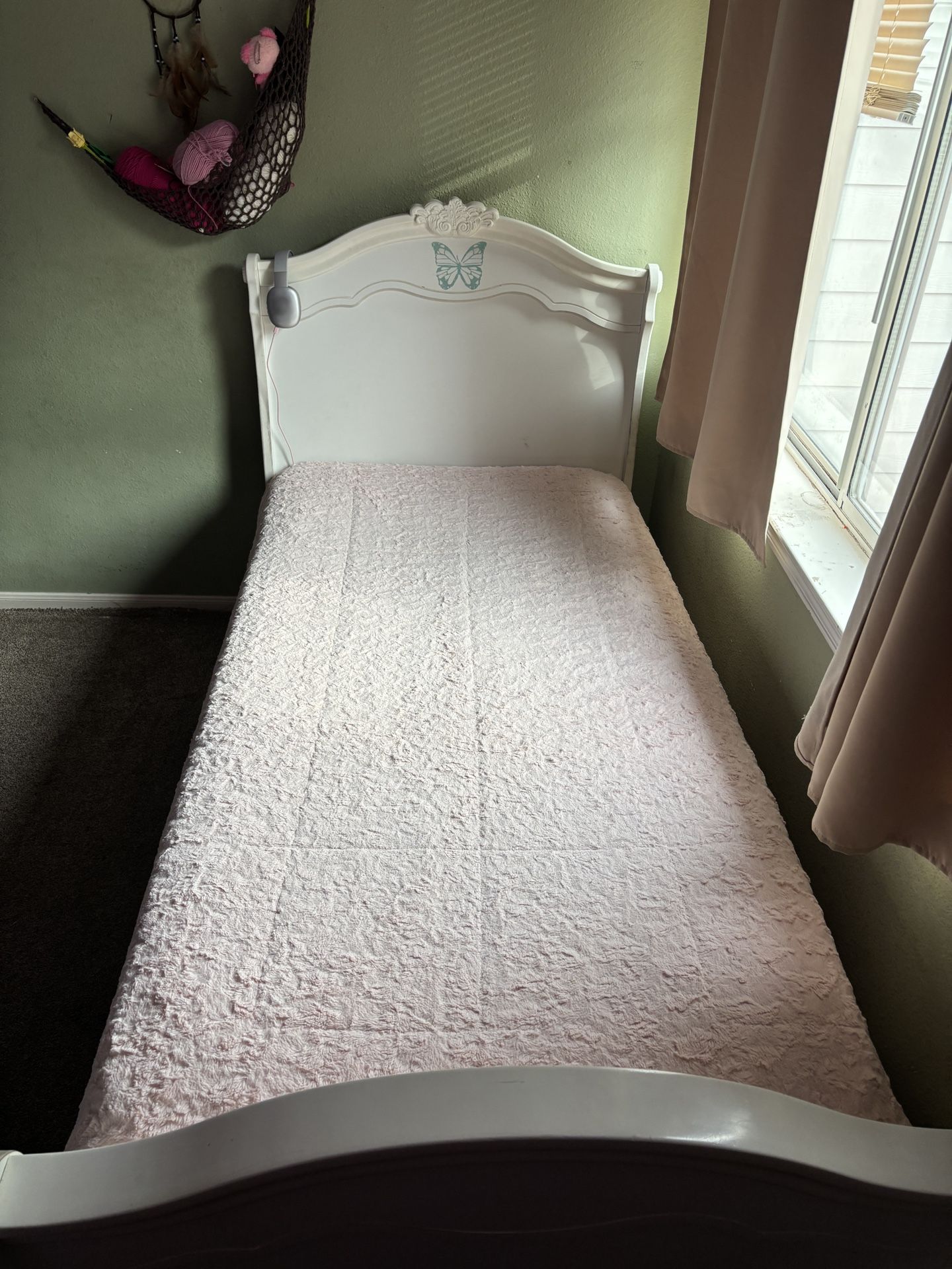 Twin Size Bed