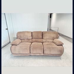 Comfy Nice Brown  Recliner Couch 🔥🔥