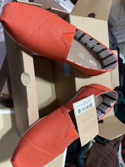 Toms