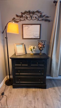 Basset brand dresser 4piece set $300