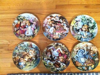Alice in Wonderland collector plates. COMPLETE SET