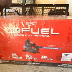 Milwaukee M18 Siding compound miter saw