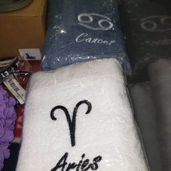 ♈ Aries White Hand Towel