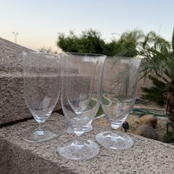 4 Clear Glass Cups / Glasses