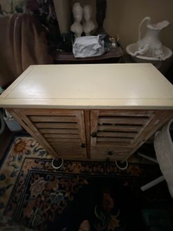 Cute Side Cabinet/hutch