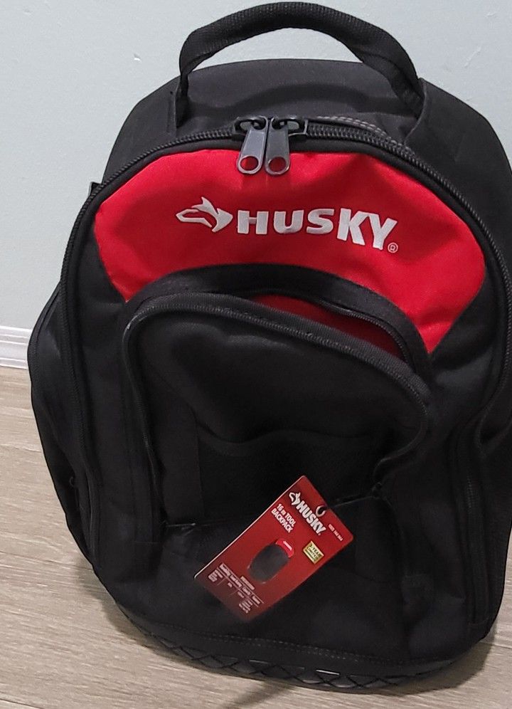 HUSKY 16" TOOL BACKPACK, 21 POCKETS