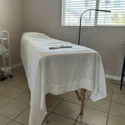 Massage Table 