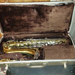 Saxophone 