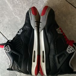 Jordan Retro 4 Size 5.5         Woman 