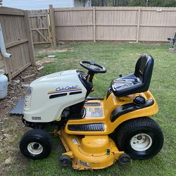 ClubCadet 50”cut LT 1050 riding mower