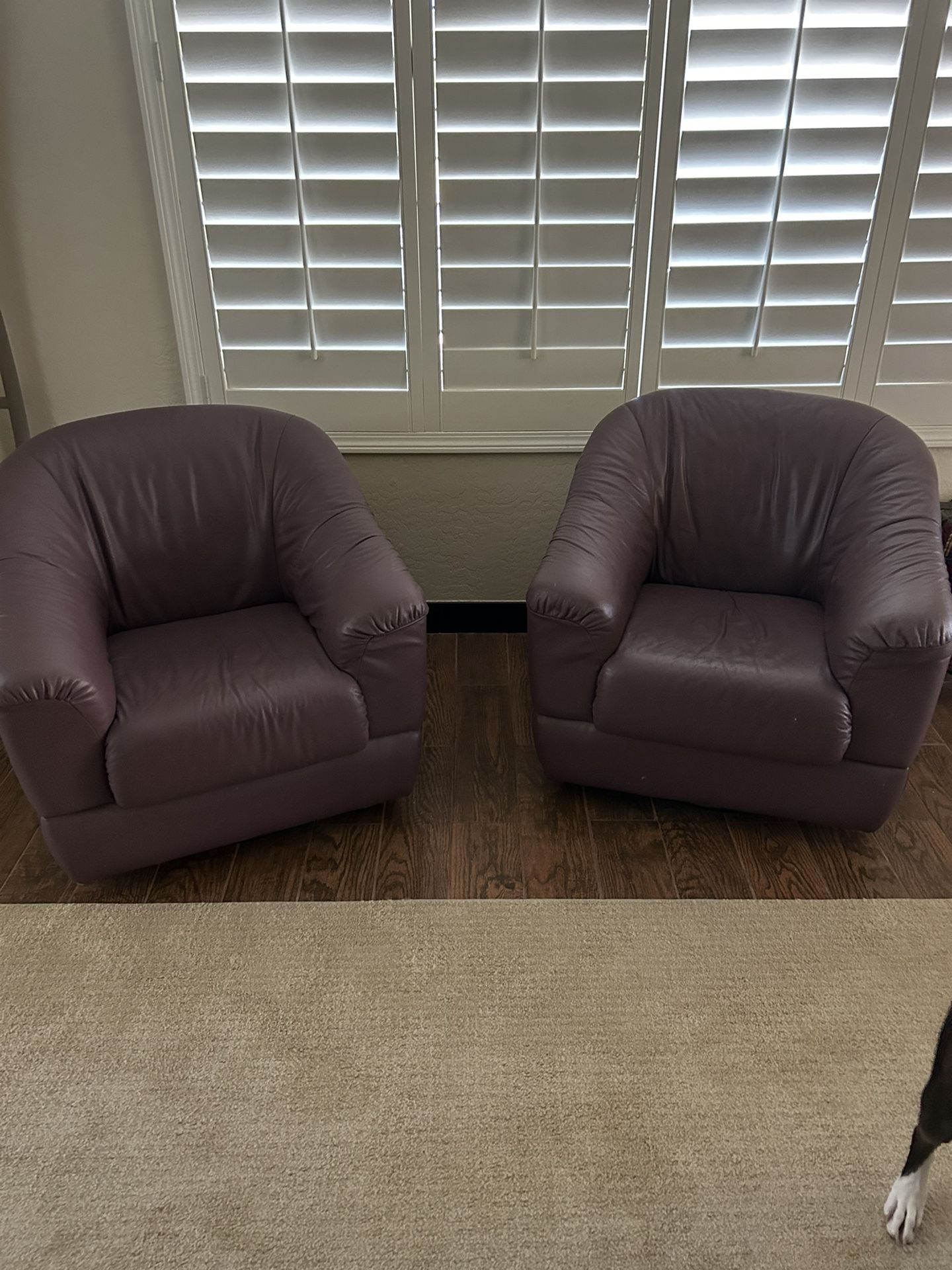 2 Copenhagen Chairs