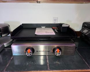 Blackstone 22" Original Omnivore Tabletop Griddle 2-Burner Liquid Propane Flat Top Grill