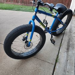 Mongoose Dolomite Adult Fat Tire Bike