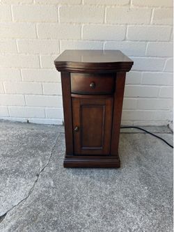 Chairside Table with Power strip