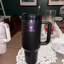 Stanley Chroma 40oz Tumbler - Like New