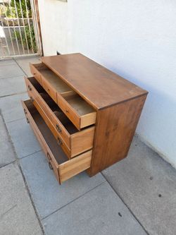 Vintage Ethan Allen Heirloom Maple 3 Drawer Dresser Chest American Colonial