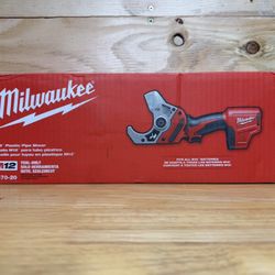 Milwaukee M12 plastic pipe shear (tool only)
