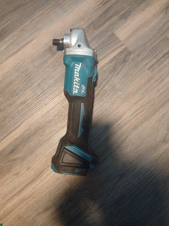Makita Angle Grinder 4 1/2"
