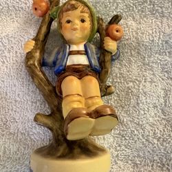 HUMMEL COLLECTION APPLE TREE BOY PORCELAIN FIGURINE
