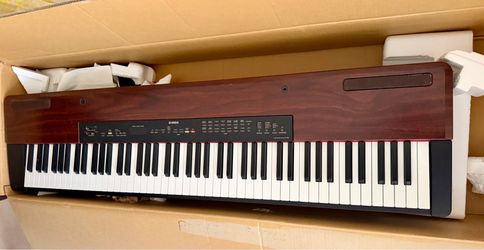 Piano Yamaha P-155