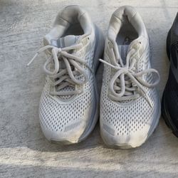 Size 6.5 Brooks- Ghost 12- women’s running shoes 