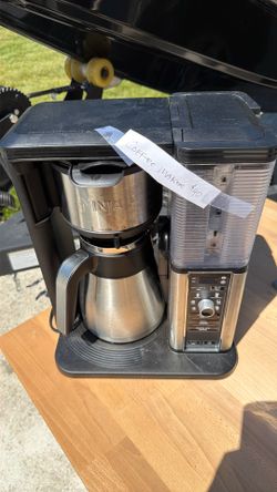 Ninja coffee/ iced coffee maker